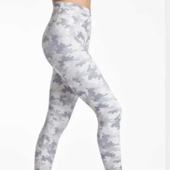 DYI Signature Tight - Digital Camo - Picture 1 of 5